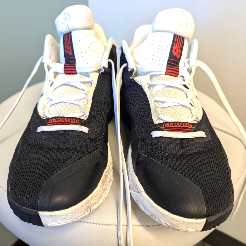 Men's size 7 wide New Balance basketball 🏀 shoes
